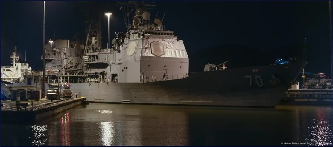 Buque lanzamisiles de EE.UU. cruza Panamá rumbo al Caribe en medio de tensiones con Venezuela