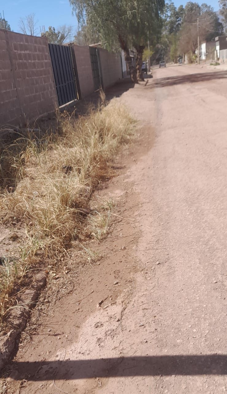 Vecinos denuncian peligro por un pozo en plena avenida San Martín y Moreno