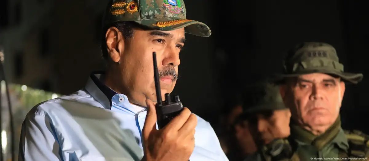 Maduro enviará militares a barrios populares para entrenar al pueblo en el uso de armas