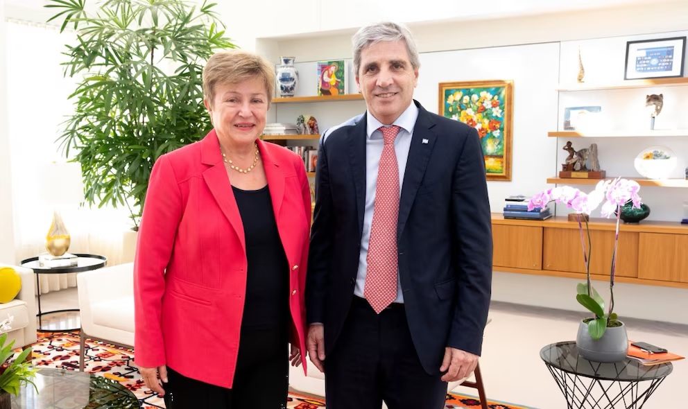Caputo negocia un salvataje financiero con Estados Unidos bajo la mirada de Macri, Georgieva y Trump
