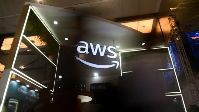Un colapso en la infraestructura de Amazon Web Services (AWS),la nube más grande del planeta.