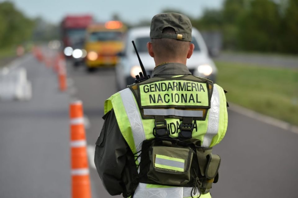 Escándalo en Córdoba: una banda de gendarmes cobraba coimas de hasta $600 mil por transferencias