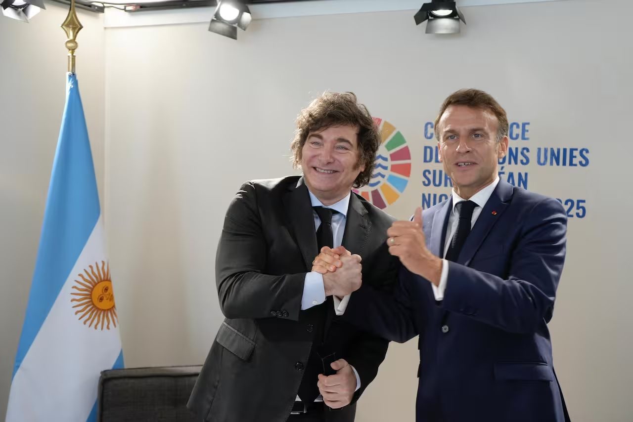 Milei confirmó que Argentina comprará buques y submarinos a Francia
