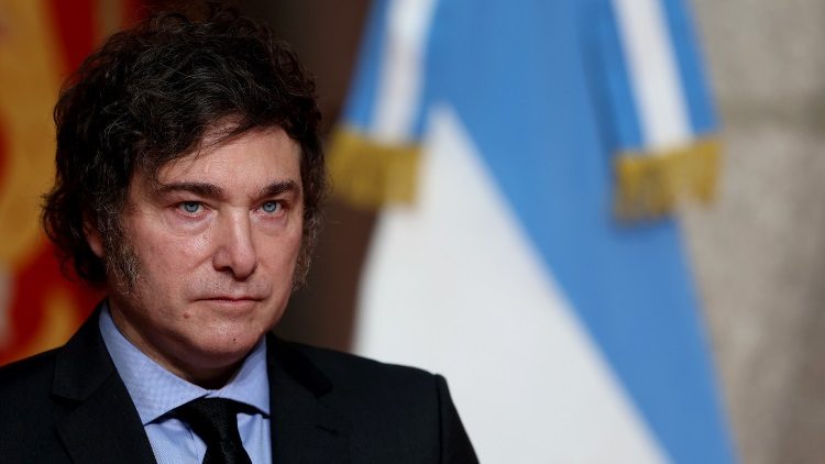 Milei acelera su nuevo oficialismo y deja a un PJ quebrado por la derrota