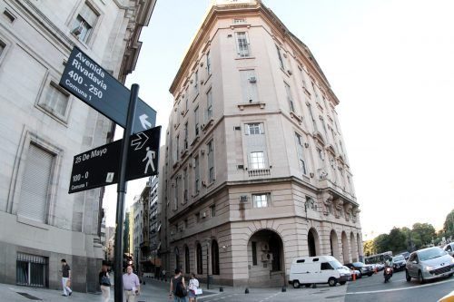 El Gobierno avanza por DNU en una reforma profunda del sistema de inteligencia y refuerza el poder de la SIDE