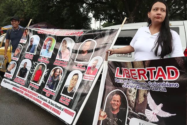 Venezuela inicia excarcelaciones de presos políticos y en Catamarca siguen de cerca el caso del gendarme Nahuel Gallo