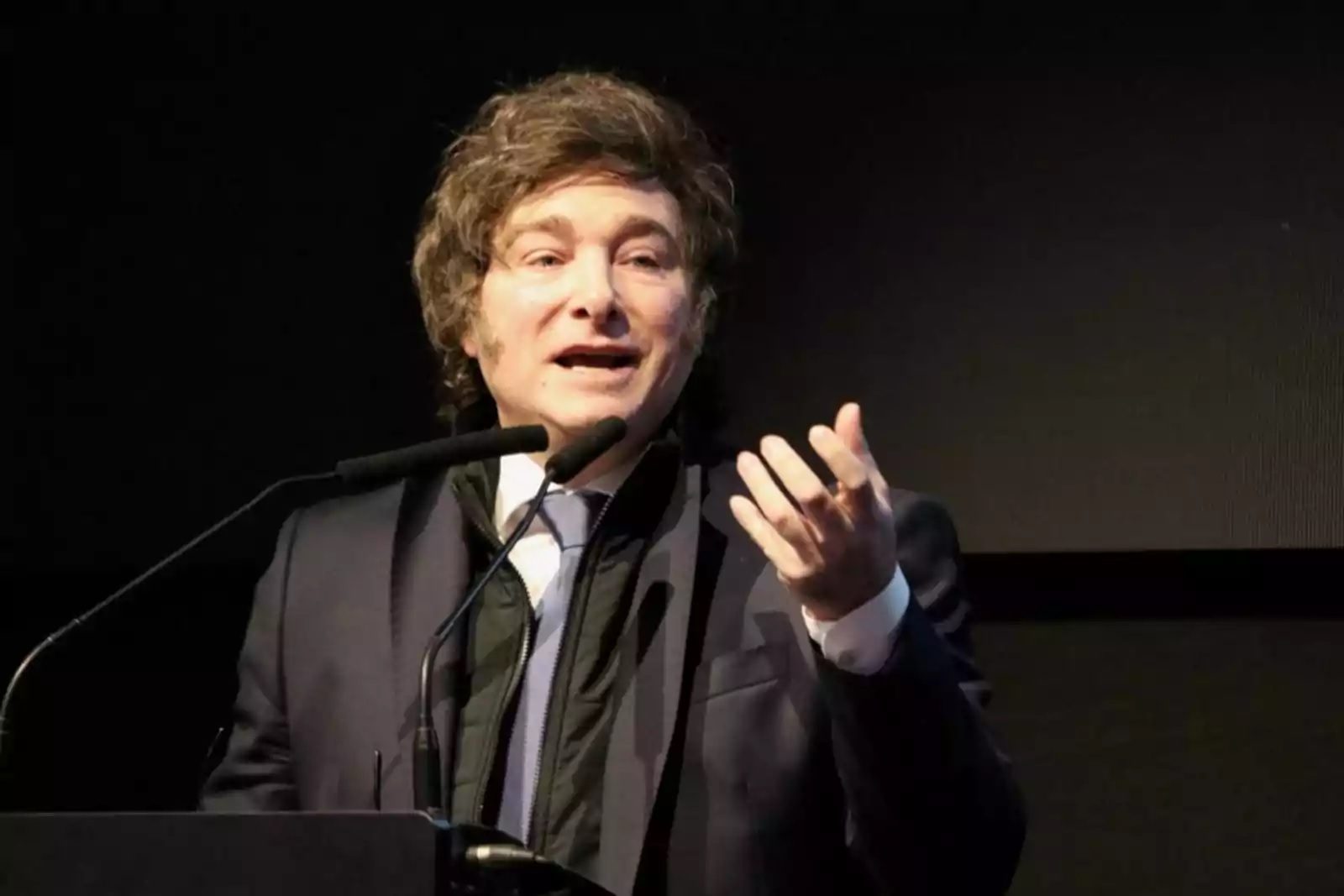 El Gobierno acelera las privatizaciones y apunta a concretarlas en 2026