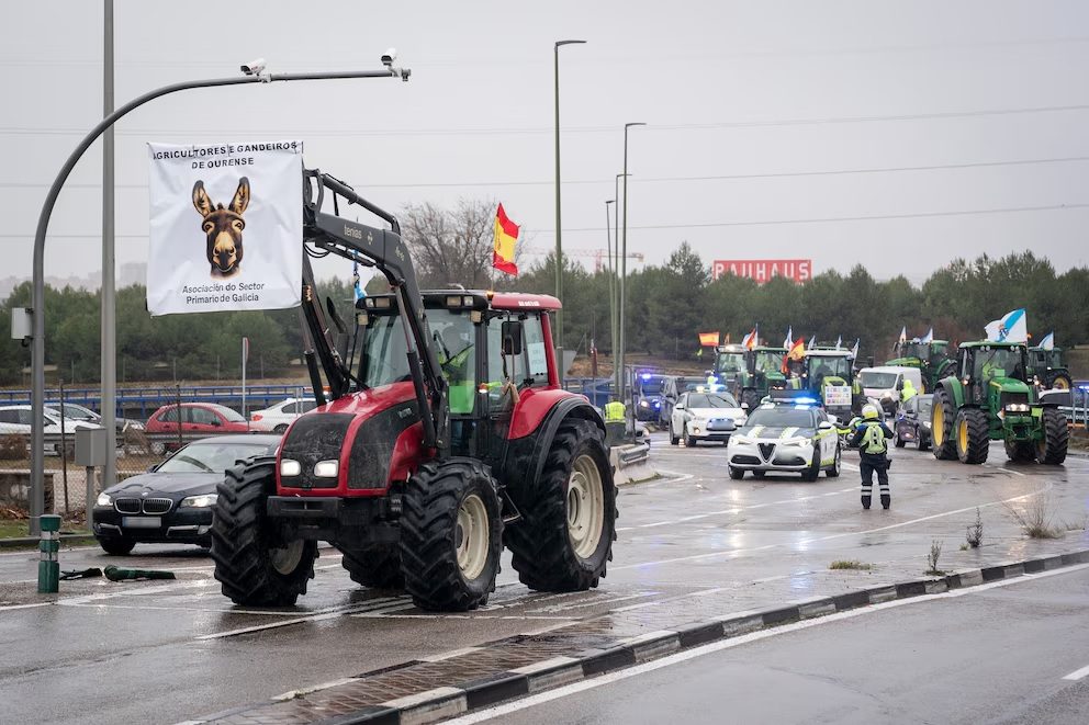 Madrid se tiñe de verde: Masiva tractorada contra los recortes de la PAC y el acuerdo con Mercosur
